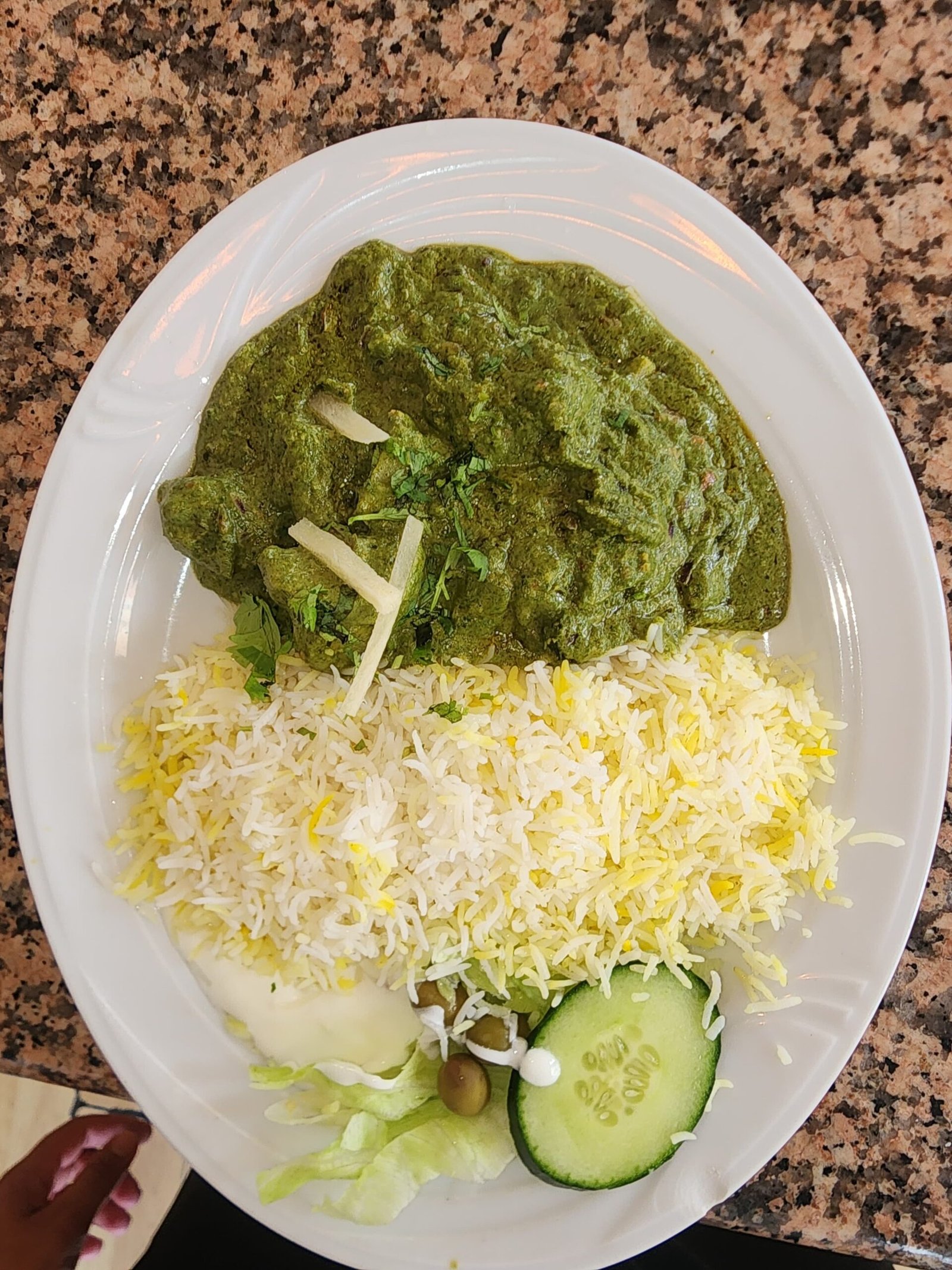 Curry verde de espinacas con jengibre y arroz basmati